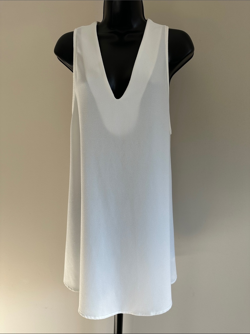 ⭐️ American Apparel White Sleeveless V-Neck Mini Dress